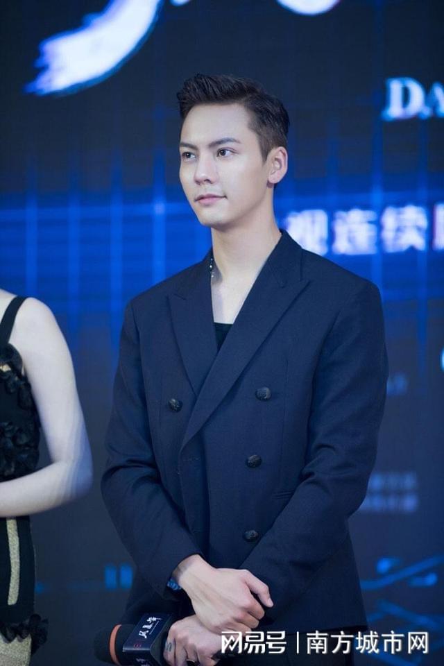 重塑娱乐新生态：明星经纪人公司携手2024年报价表开启高效邀请演出新篇章(图1)