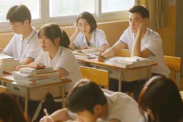 2021已上映十大必看电影:《寂静之地2》在榜第一票房5314亿(2)
