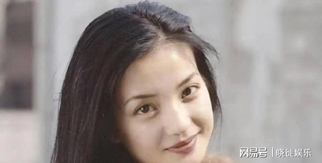 九游娱乐：封杀4年后49岁赵薇又有消息因胃癌去世传闻5个月前就真相大白(图7)