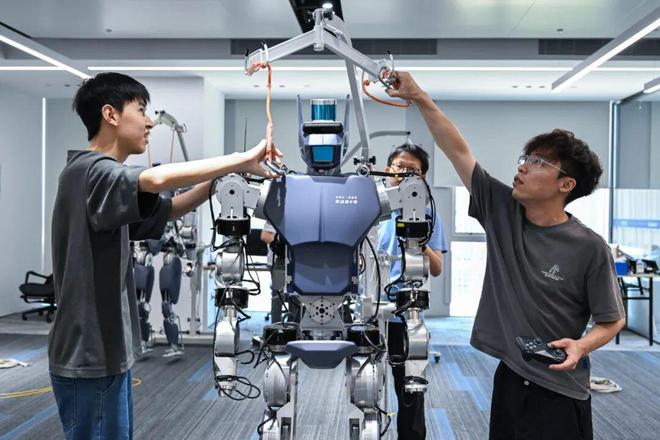 九游娱乐文化：中国最有钱最魔幻的行业正在起变化(图2)