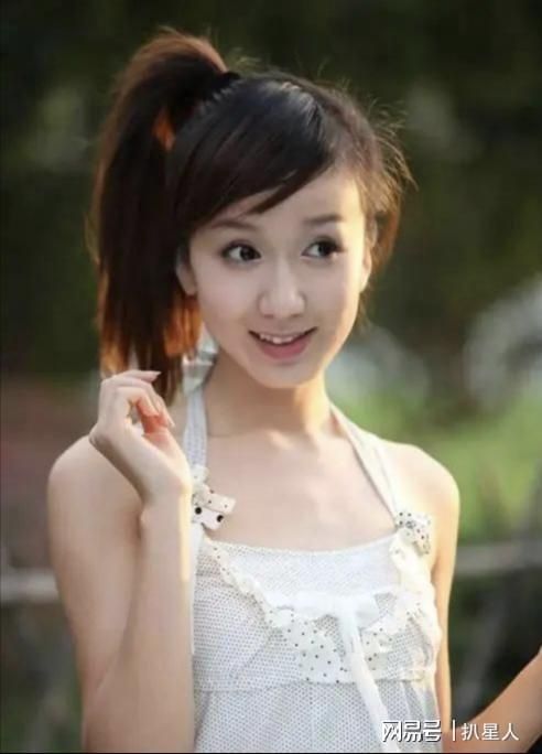 活该被骂！娄艺潇请战《歌手》被骂惨了被嘲