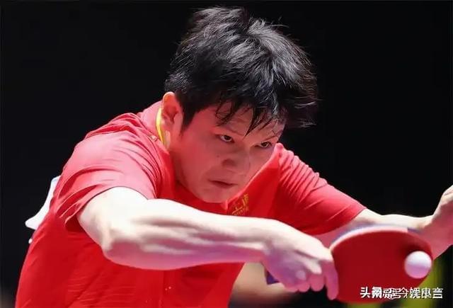 九游娱乐：雷军线W黄金球拍东哥乐得合不拢嘴(图23)