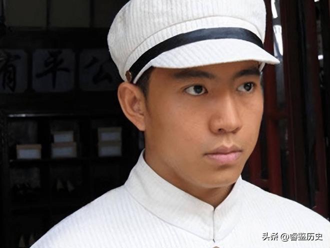 少年成名35岁因拍戏坠马瘫痪怀孕女友不离不弃遗憾未办婚礼